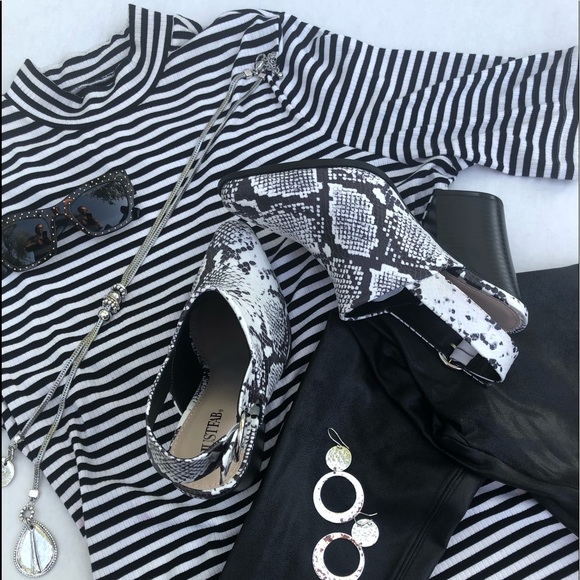 Snake Texture Black & White Sling Back Mule - Picture 3 of 9